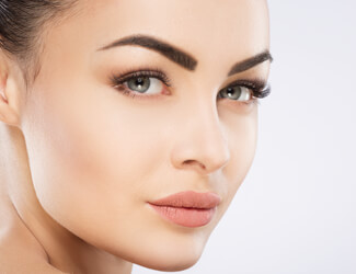 Hot Wax eyebrow shape - perfectly shaped eyebrows