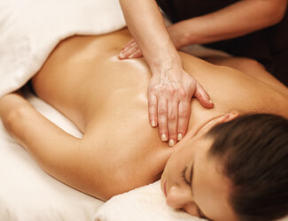 Relaxing massage with oils