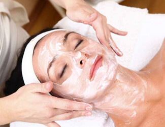 Relaxing facial treatment